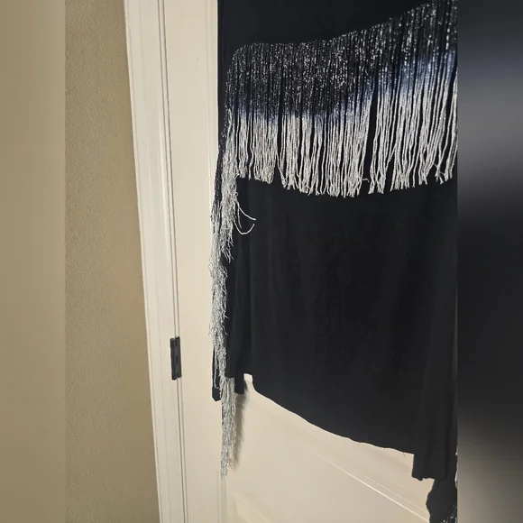 Black and Silver Fringe Blouse - Picture 7 of 8